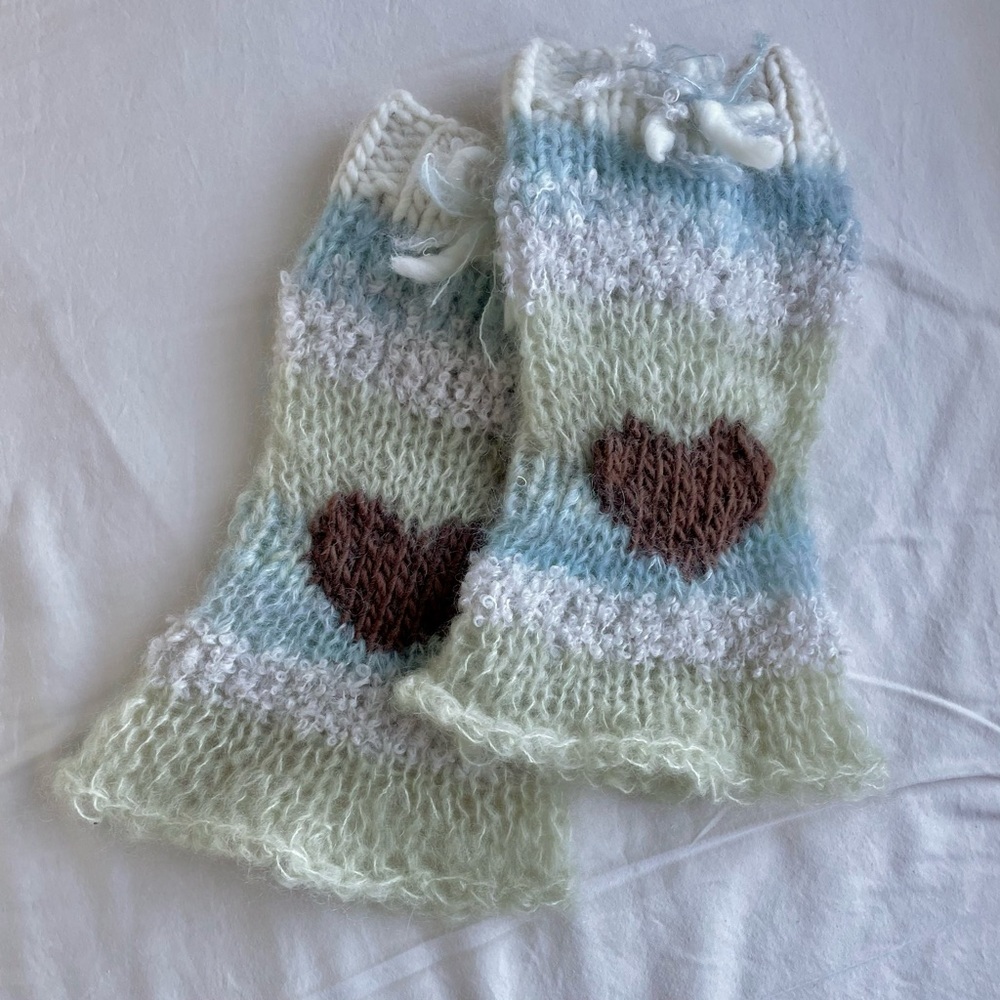 Handknit Mohair Leg Warmer with Bows and Hearts - Picture 3 of 4